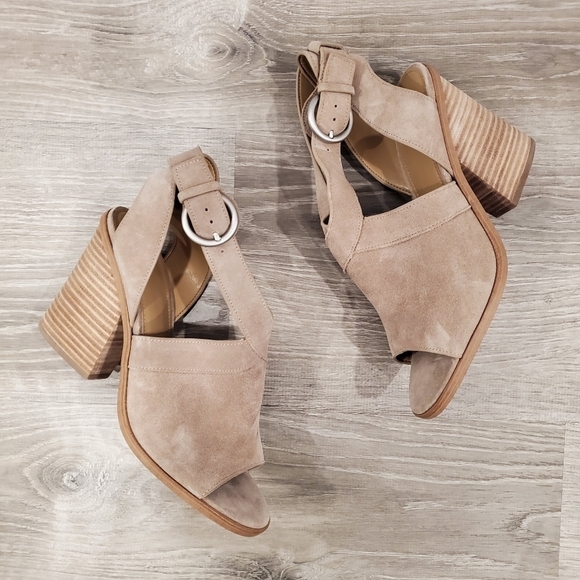 NEW MARC FISHER LTD Vega  Block Heel TaupeSandals - Picture 4 of 12